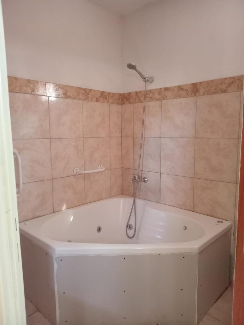Bardas Del Limay Dormi-Con Hidromasaje - Totalmente Equipado プロッティエル エクステリア 写真